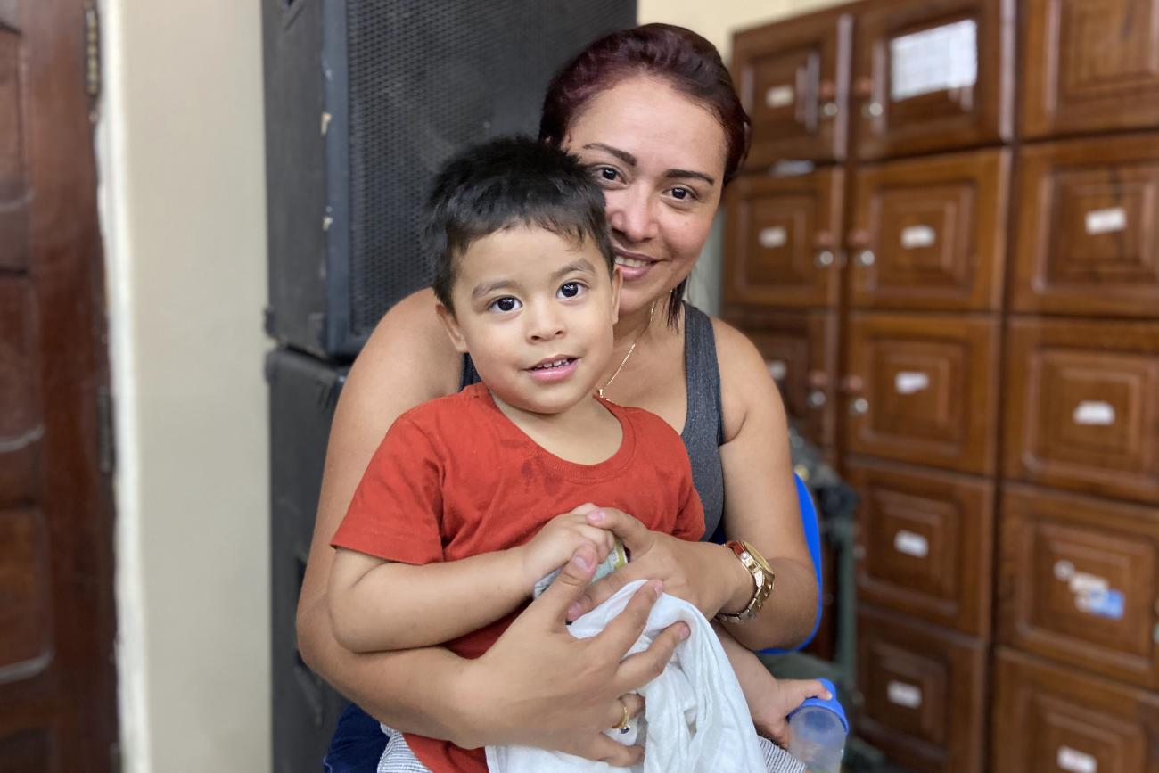 Moradora Denise de Santana levou o filho para consulta - Foto: Victor Nylander / Nucom Seac