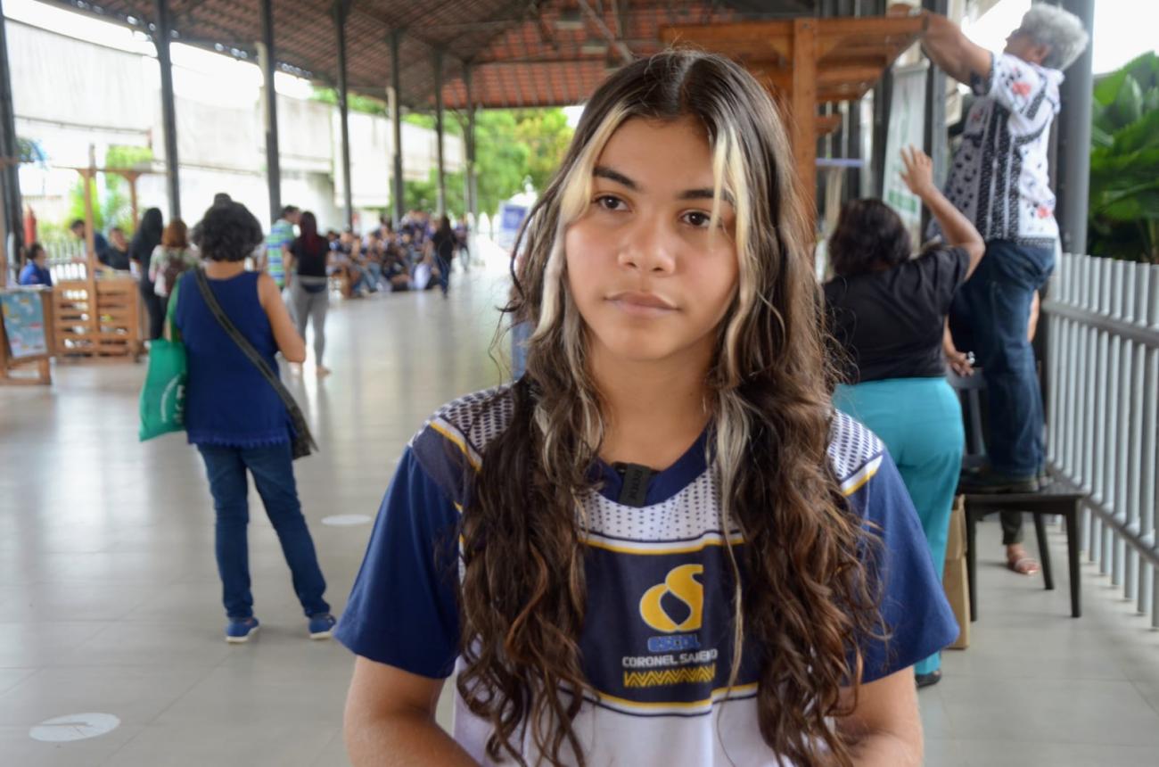 Estudante do 1º ano, do ensino médio, Elis Aquino contou que ajuda na criação da horta comunitária da escola - Foto: Eliseu Dias / Ascom Seduc Estudante do 1º ano, do ensino médio, Elis Aquino contou que ajuda na criação da horta comunitária da escola - Foto: Eliseu Dias / Ascom Seduc