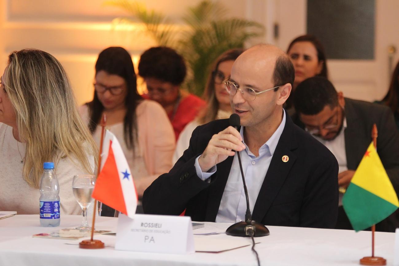 Rossieli Soares esteve em Brasília e Manaus discutindo melhorias para a educação - Foto: Divulgação