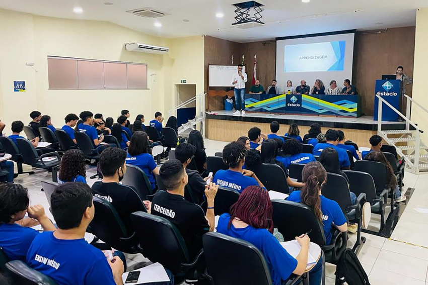 Foto: Mais de 150 estudantes participam de aulão preparatório para as provas do Saeb