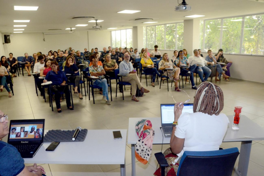 Foto: Seduc promove reunião para discutir combate ao racismo
