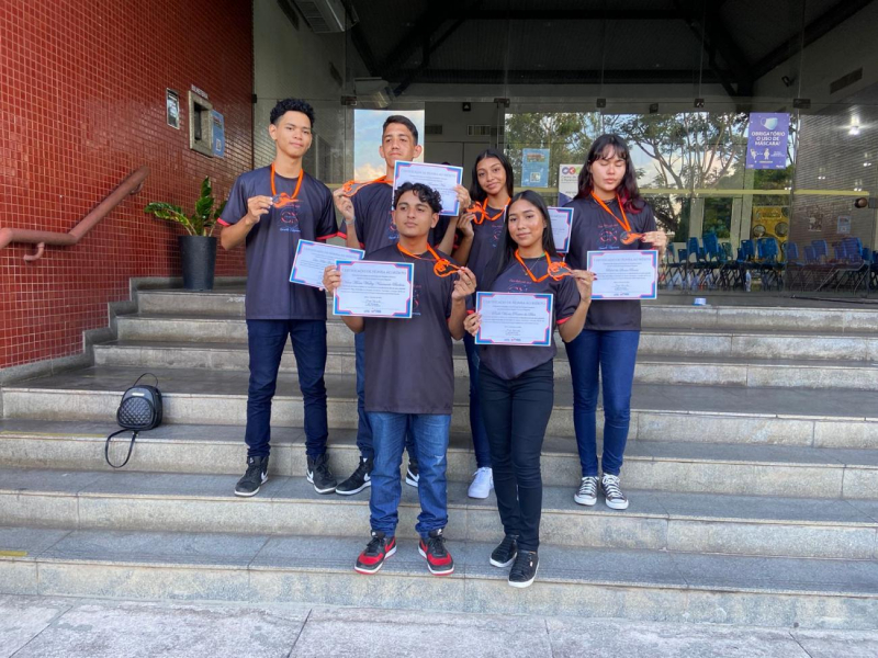 Foto: Estudantes de Mosqueiro que identificaram asteroide visitam o Planetário do Pará