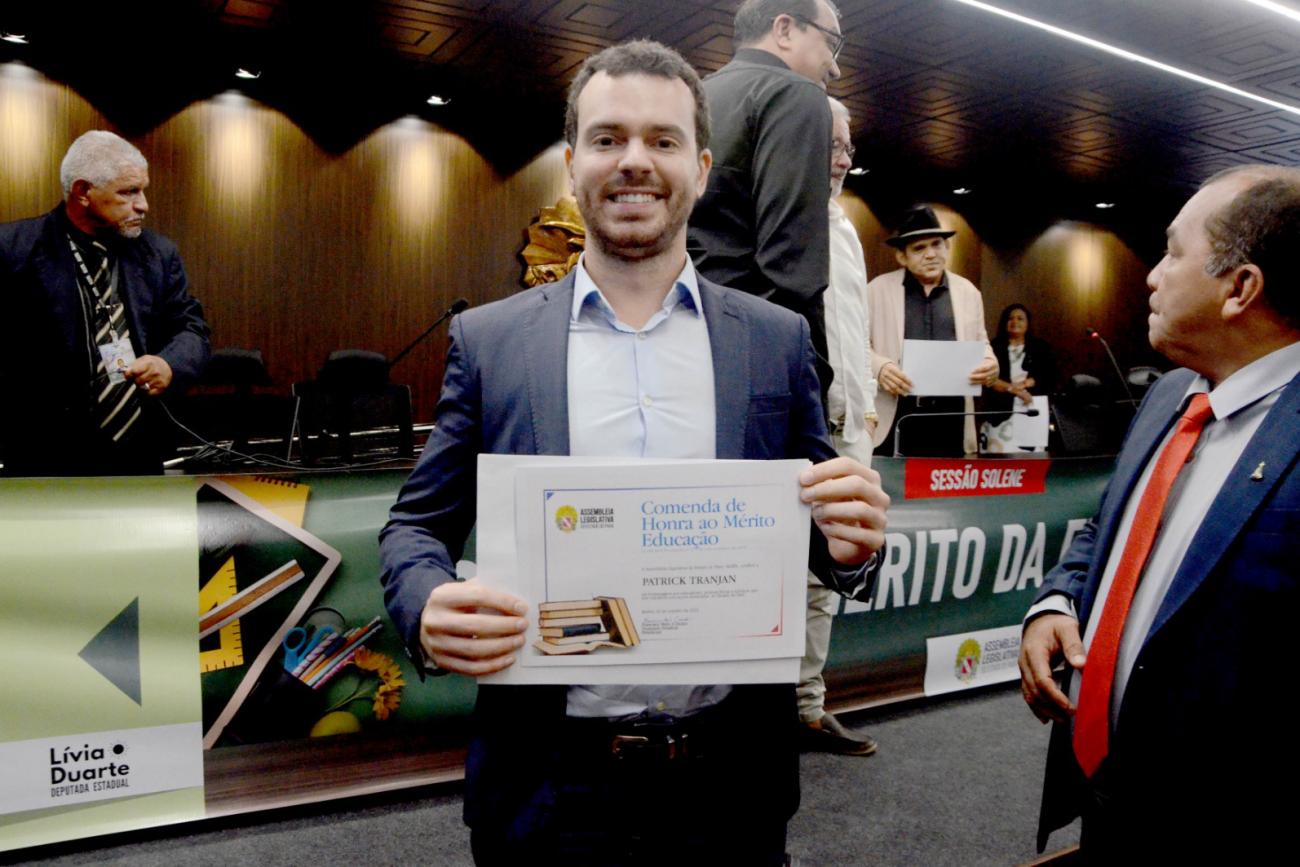 Secretário adjunto Patrick Trajan, um dos homenageados - Foto: Rai Pontes/Ascom Seduc