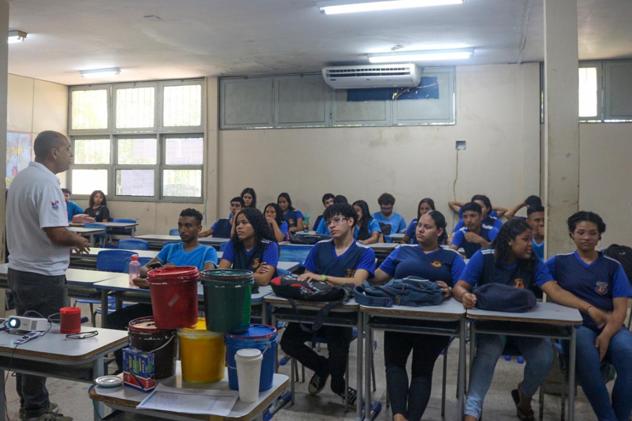 Com jogos e rodas de conversa, alunos aprenderam sobre a reciclagem e a import&acirc;ncia de pr&aacute;ticas sustent&aacute;veis