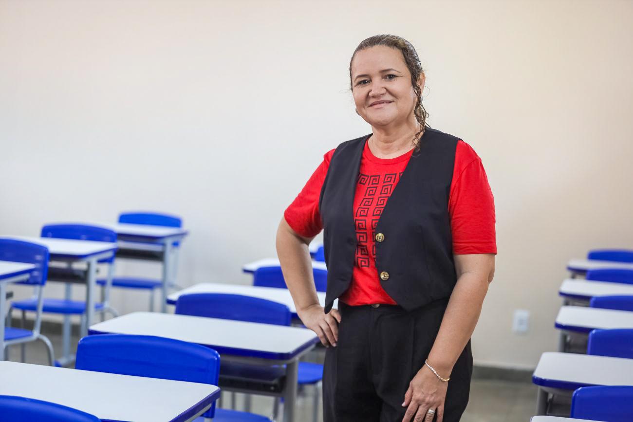 Diretora escolar, Cláudia Lima: ''O Alfabetiza Pará em material próprio e atividades ricas em relação ao cotidiano das crianças'' - Foto: Sidney Oliveira/Ascom UEPA Diretora escolar, Cláudia Lima: ''O Alfabetiza Pará em material próprio e atividades ricas em relação ao cotidiano das crianças'' - Foto: Sidney Oliveira/Ascom UEPA