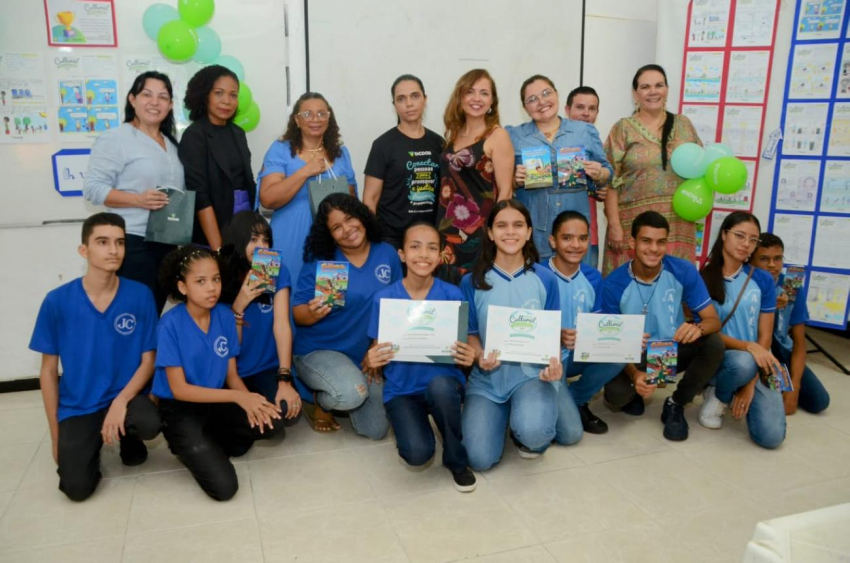 Foto: Estudantes da rede estadual são premiados na etapa local de concurso de quadrinhos