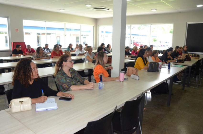 Foto: Servidores das escolas de tempo integral participam de formação na Seduc