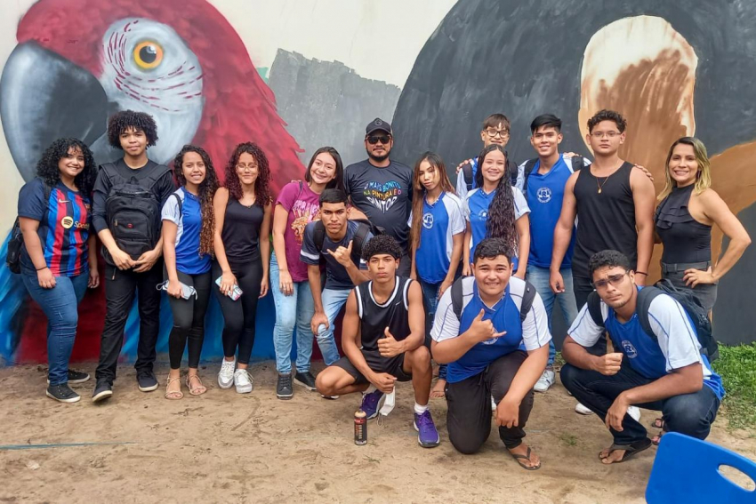 Foto: Paredes e fachadas de escola estadual em Icoaraci ganham cores e traços amazônicos