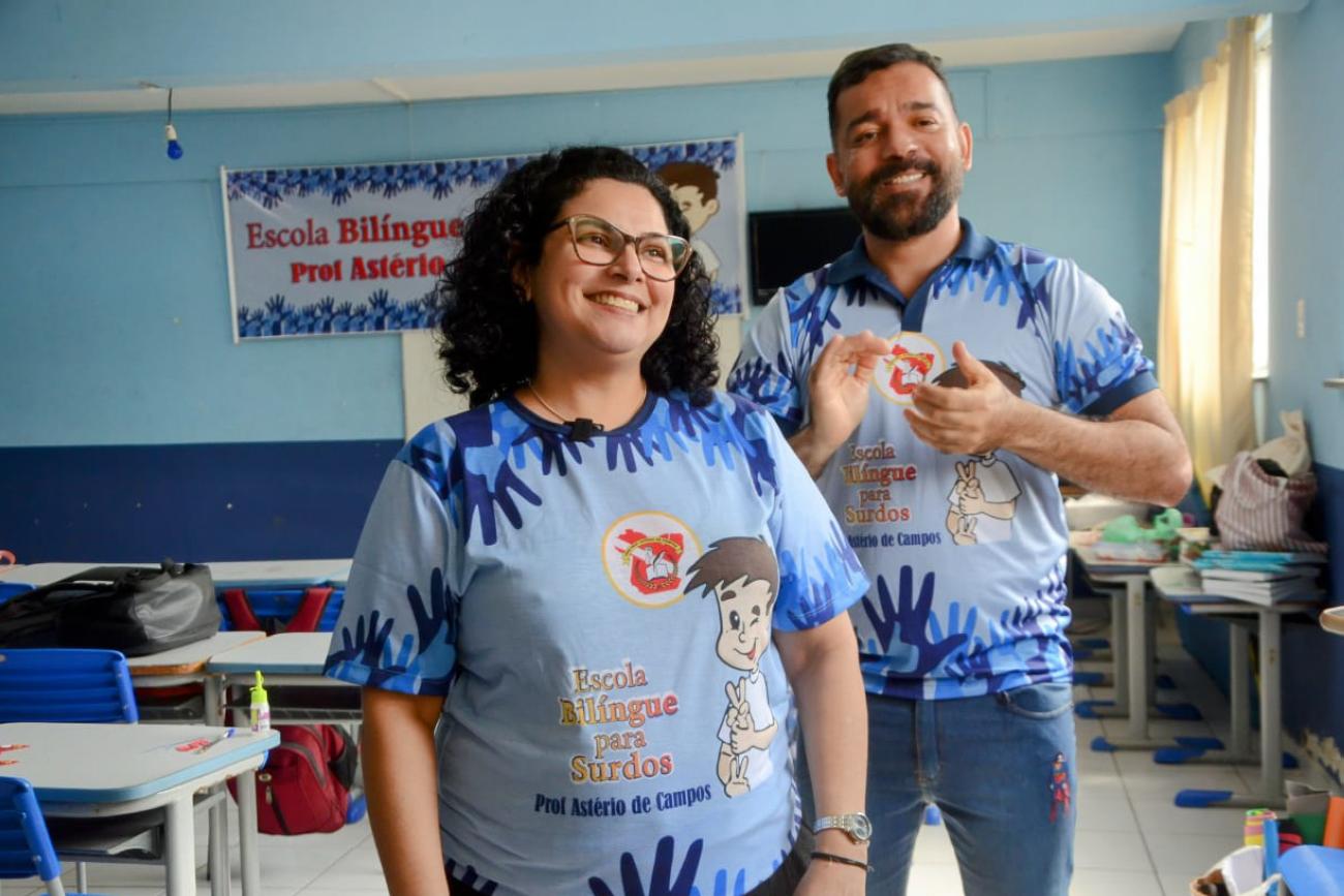Professora Karla Loureiro: trabalho requer muita atenção, paciência e cuidado - Foto: Rai Pontes/Seduc