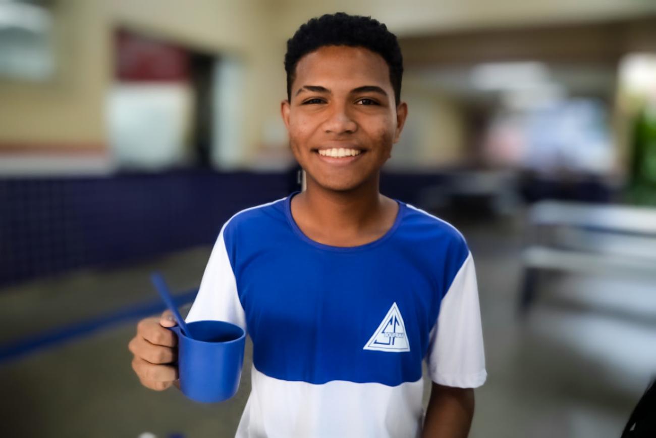 Estudante do 'Souza Franco', Anderson Santos: A escola tem uma nutricionista que organiza e monta o cardápio, disse ele - Foto: Ascom Seduc