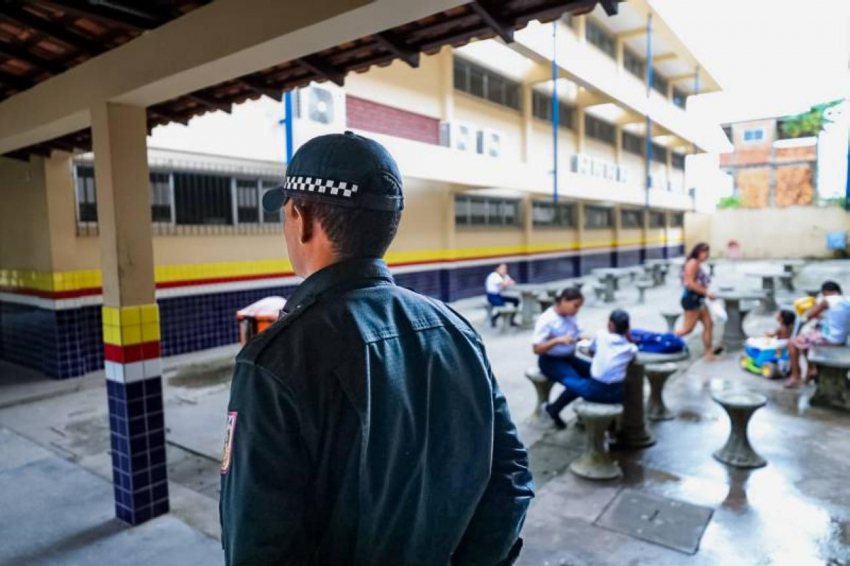 Foto: Com um ano de implantação, Programa Escola Segura contribui para redução da violência