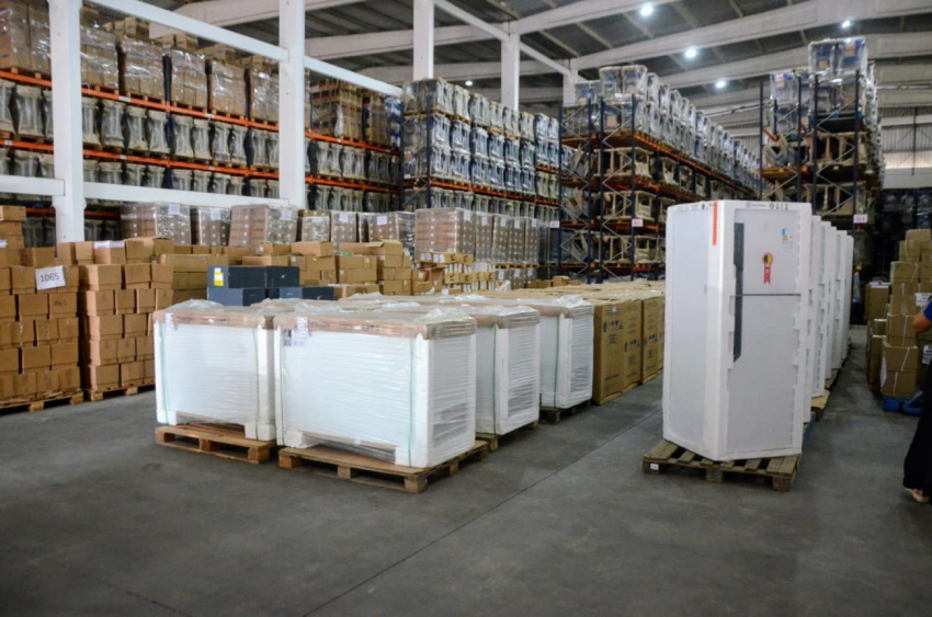 Foto: Estado amplia qualidade e distribuição da merenda escolar com entrega de freezer e geladeira para escolas estaduais