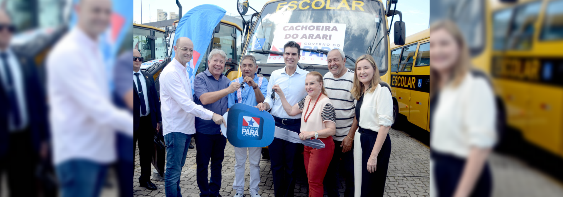 notícia: Em Belém, Governo do Estado entrega ônibus para 11 prefeituras paraenses