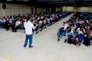 Foto: Mais de 100 estudantes participam de aulão preparatório às provas do Saeb e Enem | Fotógrafo: Rai Pontes