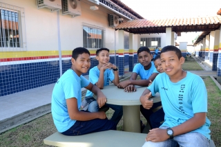 Foto: A afirmação ocorreu durante a reinauguração da Escola Estadual Ruth dos Santos Almeida, no conjunto Maguari, em Belém. Com investimento de mais de R$ 2.600 milhões financiados pelo Banco Interamericano de Desenvolvimento (Bid), a unidade de ensino foi beneficiada com obras de reforma e ampliação. Além das 13 salas de aula equipadas e refrigeradas, a reforma contemplou uma secretaria, arquivo, coordenação pedagógica, diretoria, sala dos professores e sala de leitura, além de outros espaços de convivência. | Fotógrafo: Rai Pontes