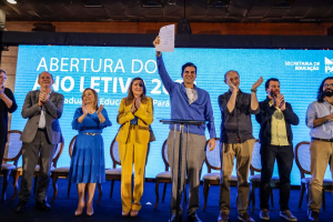 Notícia: PCCR: Mais de 10 mil profissionais da Seduc serão beneficiados com nova carreira