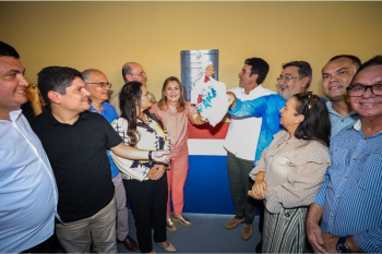 Notícia: Em Paragominas, Escola Estadual Raimundo Laureano é entregue reconstruída pelo Estado