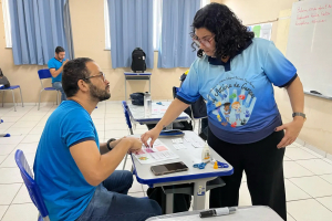 Notícia: Educação bilíngue transforma realidade de estudantes surdos em Belém