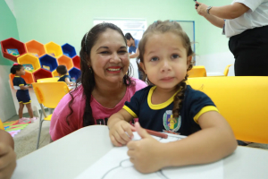 Foto: Mãe Maria Geaciane de Oliveira Borges e Filha Vitória Gabrielle - Foto: Alex Ribeiro / Ag. Pará