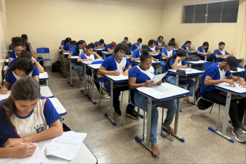 Foto: Estudantes participando dos simulados em preparação ao Saeb - Foto: Divulgação