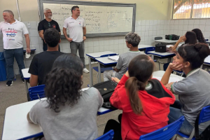 Notícia: Gestão da Seduc dialoga com a comunidade escolar da Diretoria Regional de Ensino 9