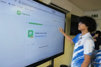 Notícia: Estudantes desenvolvem aplicativo de inglês com apoio da Inteligência Artificial no CISEB