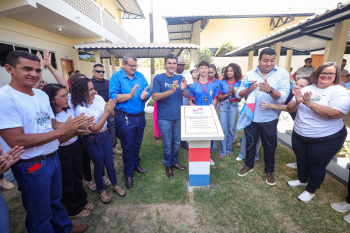 Notícia: Governo entrega escola reconstruída em Piçarra e autoriza construção de creche em São Geraldo