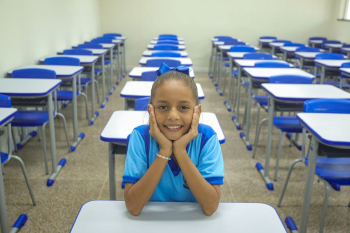 Foto: Aluna Izabela Pinheiro em uma das novas salas de aula - Foto: Marcelo Lelis / Ag. Pará