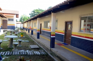 Foto: A afirmação ocorreu durante a reinauguração da Escola Estadual Ruth dos Santos Almeida, no conjunto Maguari, em Belém. Com investimento de mais de R$ 2.600 milhões financiados pelo Banco Interamericano de Desenvolvimento (Bid), a unidade de ensino foi beneficiada com obras de reforma e ampliação. Além das 13 salas de aula equipadas e refrigeradas, a reforma contemplou uma secretaria, arquivo, coordenação pedagógica, diretoria, sala dos professores e sala de leitura, além de outros espaços de convivência. | Fotógrafo: Rai Pontes