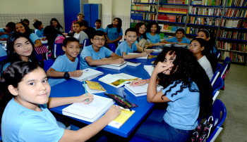 Foto: Dia do Bibliotecário: Projetos nas escolas incentivam alunos a ler e escrever | Fotógrafo: Rai Pontes