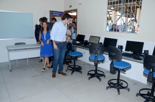 Foto: A afirmação ocorreu durante a reinauguração da Escola Estadual Ruth dos Santos Almeida, no conjunto Maguari, em Belém. Com investimento de mais de R$ 2.600 milhões financiados pelo Banco Interamericano de Desenvolvimento (Bid), a unidade de ensino foi beneficiada com obras de reforma e ampliação. Além das 13 salas de aula equipadas e refrigeradas, a reforma contemplou uma secretaria, arquivo, coordenação pedagógica, diretoria, sala dos professores e sala de leitura, além de outros espaços de convivência. | Fotógrafo: Rai Pontes