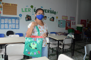 Foto: Projeto Sacola Viajante incentiva leitura de alunos da alfabetização | Fotógrafo: Rai Pontes