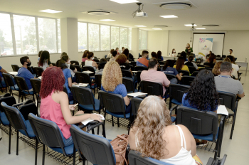 Foto: Alunos da rede estadual recebem kits conectividade para preparação do Enem | Fotógrafo: Rai Pontes