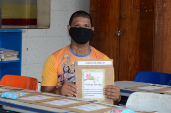 Foto: Projeto Sacola Viajante incentiva leitura de alunos da alfabetização | Fotógrafo: Rai Pontes