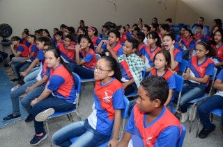 Foto: O Dia Nacional de Combate ao Abuso e a Exploração Sexual de Crianças e Adolescentes é celebrado anualmente em 18 de maio. Propondo evidenciar tal violência, a Seccional Urbana da Cidade Nova em parceria com a Secretaria de Estado de Educação (Seduc) realizou uma ação de alusiva a essa data. O evento foi realizado nesta quinta-feira (16) na Escola Estadual de Ensino Fundamental e Médio Luiz Nunes Direito, em Ananindeua, cerca de 100 alunos participaram da ação que teve palestras, teatro, fantoches, entre outras programações. | Fotógrafo: Eliseu Dias