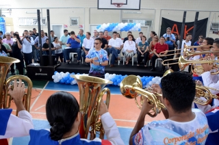 Foto: A comunidade do bairro do Bengui, em Belém, acaba de ganhar uma nova escola adequada para a retomada da aprendizagem. Na manhã de sábado (18), o governador Helder Barbalho reinaugurou a Escola Estadual de Ensino Fundamental Marilda Nunes. | Fotógrafo: Foto Rai Pontes