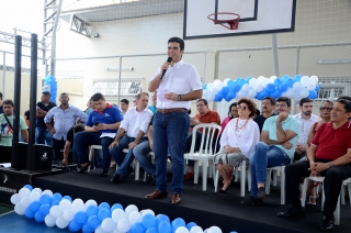 Foto: Durante a solenidade, o governador Helder Barbalho informou o Bengui é o primeiro bairro escolhido para se tornar território de pacificação. O governo do estado lançará em breve o Projeto Usina da Paz com a proposta de levar 82 serviços a bairro com maior índice de criminalidade de Belém. | Fotógrafo: Foto Rai Pontes