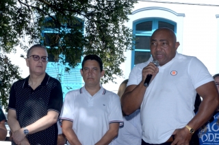 Foto: A educação é uma área fundamental quando se fala em paz e para nós foi uma honra ‘abraçar esse momento’, conduzir a Tocha e dizer que nas nossas escolas todos nós queremos estudar em paz”, disse o coordenador do Núcleo de Esporte e Lazer da Seduc, Fernando Silva. | Fotógrafo: Eliseu Dias