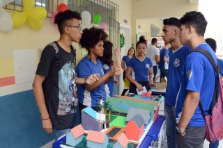 Foto: Exposição dos Trabalhos de Projeto de Robótica,Lixo Reciclável e Horta Escolar | Fotógrafo: Eliseu Dias