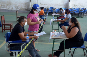 Foto: Seduc entrega cartão alimentação para os novos 135 mil alunos da rede pública estadual | Fotógrafo: Eliseu Dias