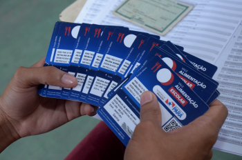Foto: Seduc entrega cartão alimentação para os novos 135 mil alunos da rede pública estadual | Fotógrafo: Eliseu Dias