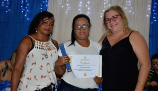Foto: A solenidade de Colação de Grau da Eja, UEES Yolanda Martins e Silva. | Fotógrafo: Eliseu Dias