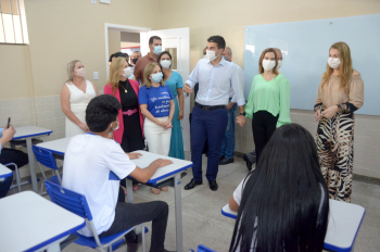 Foto: Governo entrega Escola Estadual Visconde de Souza Franco reconstruída | Fotógrafo: Eliseu Dias / Rai Pontes