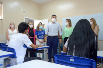 Foto: Governo entrega Escola Estadual Visconde de Souza Franco reconstruída | Fotógrafo: Eliseu Dias / Rai Pontes