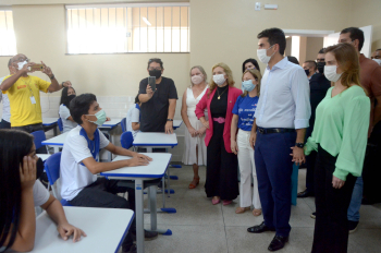 Foto: Governo entrega Escola Estadual Visconde de Souza Franco reconstruída | Fotógrafo: Eliseu Dias / Rai Pontes