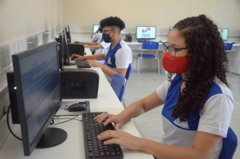 Foto: Governo entrega Escola Estadual Visconde de Souza Franco reconstruída | Fotógrafo: Eliseu Dias / Rai Pontes