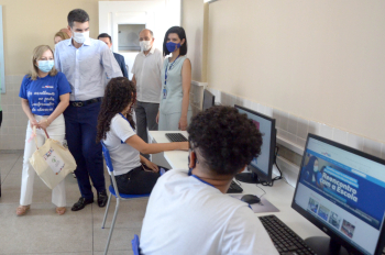 Foto: Governo entrega Escola Estadual Visconde de Souza Franco reconstruída | Fotógrafo: Eliseu Dias / Rai Pontes
