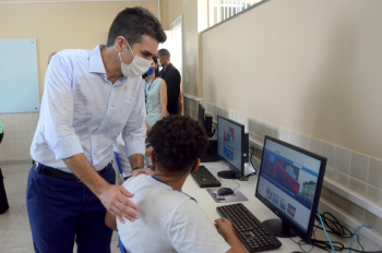 Foto: Governo entrega Escola Estadual Visconde de Souza Franco reconstruída | Fotógrafo: Eliseu Dias / Rai Pontes