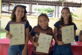 Foto: A premiação dos alunos vencedores do concurso de redação do projeto Círio Comunitário: Uma ação cultural na Amazônia, que teve como tema: