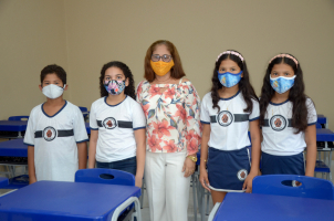 Foto: A diretora da escola, Graça Picanço | Fotógrafo: Eliseu Dias